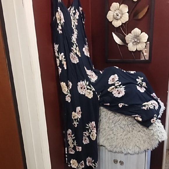Chic Xhilaration Floral Jumpsuit - Picture 1 of 9